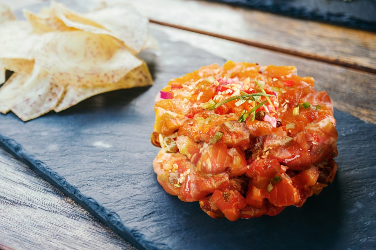 Tartare de saumon au piment doux
