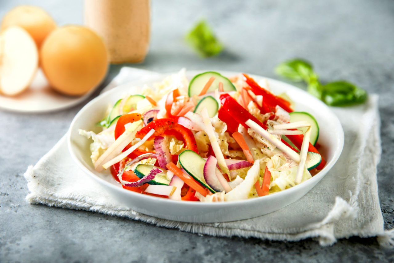 Salade asiatique à la poire et au concombre